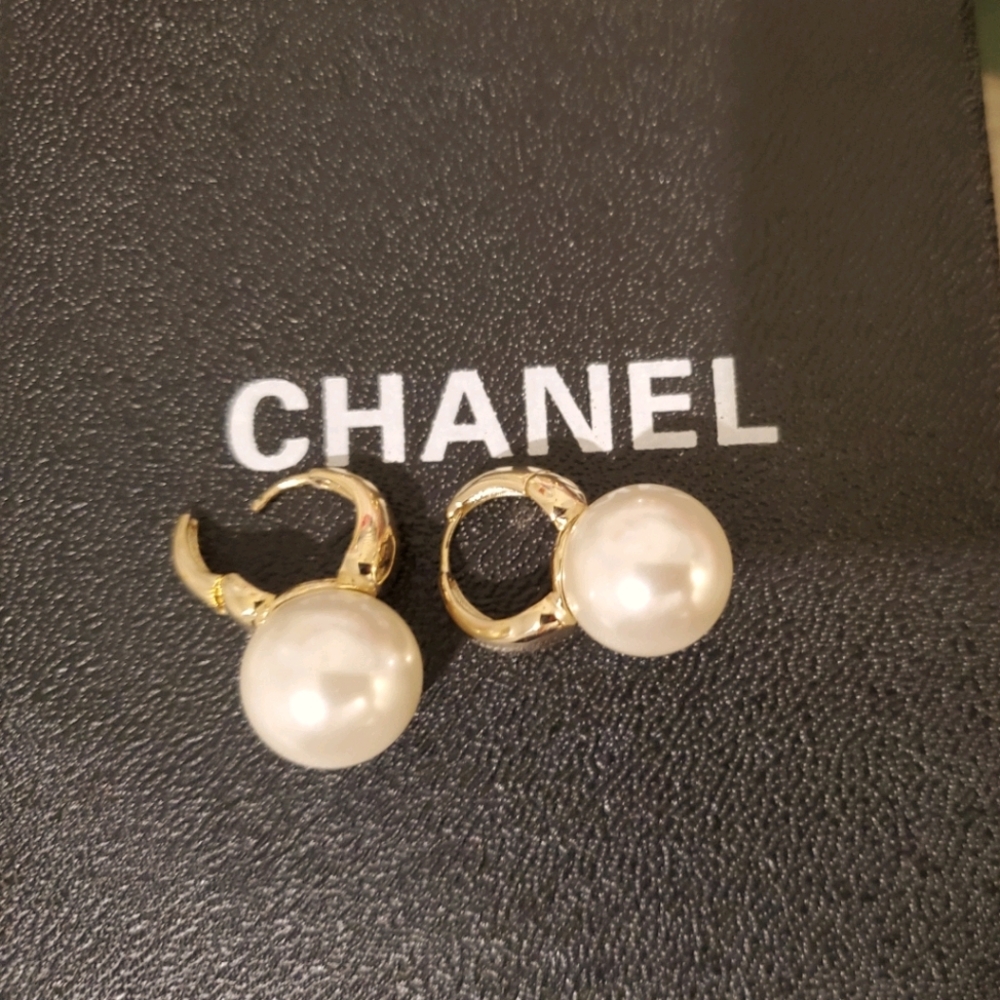 Pearl earrings